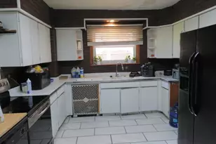 648 S 6th St, Jeannette, PA 15644 - Photo 8