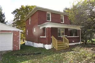 2019 Parkdale Ave, Hermitage, PA 16148 - Photo 2