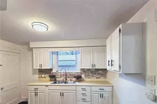 2019 Parkdale Ave, Hermitage, PA 16148 - Photo 8