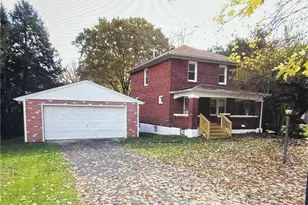 2019 Parkdale Ave, Hermitage, PA 16148 - Photo 2