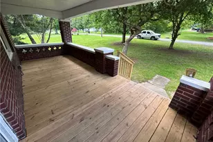 2019 Parkdale Ave, Hermitage, PA 16148 - Photo 2