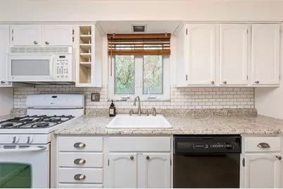 260 Hillary Dr, Pittsburgh, PA 15147 - Photo 18