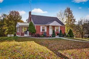 31 Evelyn Dr, Robinson Twp, PA 15108 - Photo 2