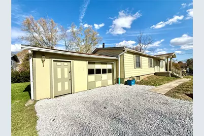226 Cottage Ave, Masontown, PA 15461 - Photo 2