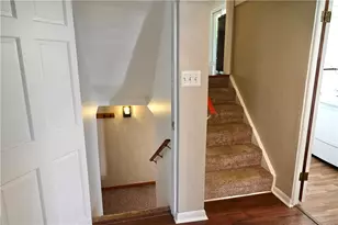 102 McKenzie Dr, Pittsburgh, PA 15235 - Photo 4