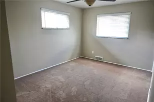 102 McKenzie Dr, Pittsburgh, PA 15235 - Photo 16