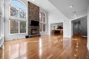 112 Mirage Dr, Cranberry Township, PA 16066 - Photo 8