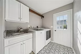 227 Sandworks Rd, Hempfield Township, PA 15639 - Photo 4