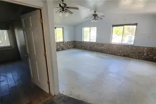 20 S 2nd St, Youngwood, PA 15697 - Photo 8