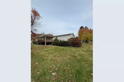 106 Ginger Ln, Mount Pleasant Township, PA 15666 - Photo 2