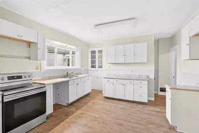 105 Center Ave, Mt Pleasant Boro, PA 15666 - Photo 12