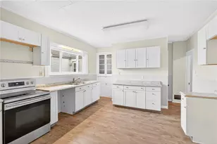 105 Center Ave, Mt Pleasant Boro, PA 15666 - Photo 12