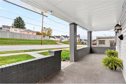 105 Center Ave, Mt Pleasant Boro, PA 15666 - Photo 6