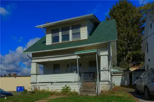 18 W Moody Ave, New Castle, PA 16101 - Photo 2