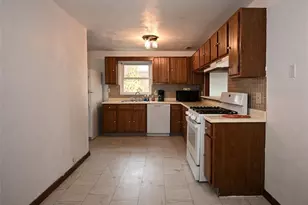 393 Collins Dr, Pittsburgh, PA 15235 - Photo 8