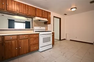 393 Collins Dr, Pittsburgh, PA 15235 - Photo 6