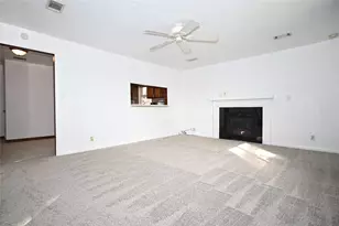 393 Collins Dr, Pittsburgh, PA 15235 - Photo 10