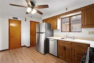 6923 McClure Ave, Pittsburgh, PA 15218 - Photo 8