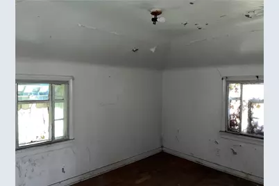 203 Elm St, Clairton, PA 15025 - Photo 10