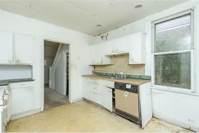 211 Wallace Ave, Wilkins Township, PA 15112 - Photo 8