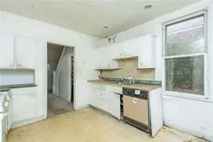 211 Wallace Ave, Wilkins Township, PA 15112 - Photo 8