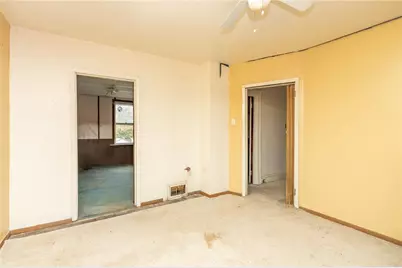 211 Wallace Ave, Wilkins Township, PA 15112 - Photo 16