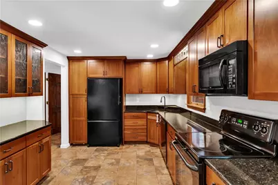 120 Sherwood Dr, Hempfield Township, PA 15601 - Photo 10