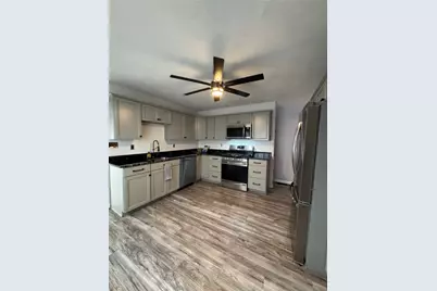 2422 Salisbury St, Pittsburgh, PA 15210 - Photo 2