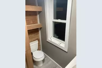 56 Franklin Ave, Ellwood City, PA 16117 - Photo 10