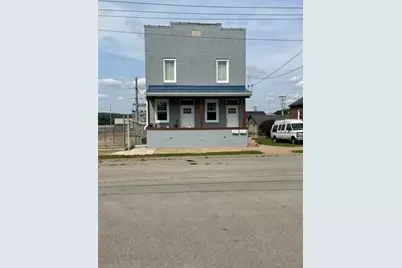 56 Franklin Ave, Ellwood City, PA 16117 - Photo 2