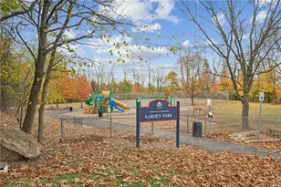 431 Fieldstone Dr, Monroeville, PA 15146 - Photo 32