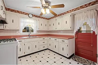 33 Park Place W, Midland Boro, PA 15059 - Photo 16