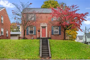 902 Delaware Ave, New Castle, PA 16105 - Photo 1