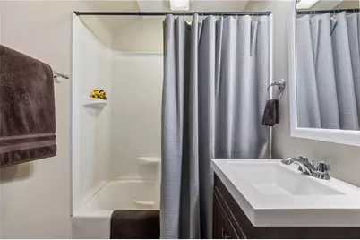 902 Delaware Ave, New Castle, PA 16105 - Photo 20