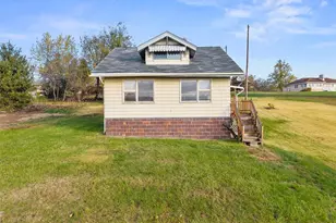 132 Burns St, Imperial, PA 15126 - Photo 2