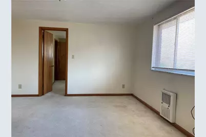 710 Lewis Ave #3, Jeannette, PA 15644 - Photo 4