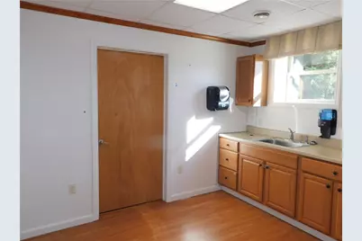 424 E Gibson Avenue, Connellsville, PA 15425 - Photo 6