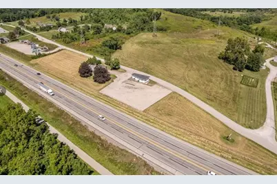 810 Carlton Dr, Bentleyville, PA 15314 - Photo 14