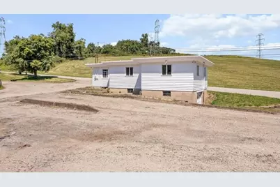 810 Carlton Dr, Bentleyville, PA 15314 - Photo 1