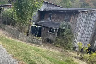 302 Arcadia Rd, Montgomery-Grant, PA 15712 - Photo 24