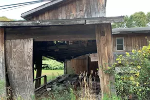 302 Arcadia Rd, Montgomery-Grant, PA 15712 - Photo 22