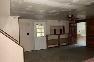 302 Arcadia Rd, Montgomery-Grant, PA 15712 - Photo 6