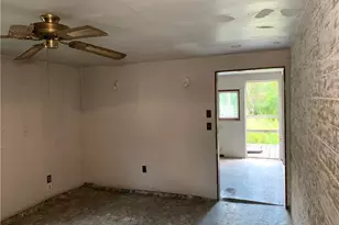 302 Arcadia Rd, Montgomery-Grant, PA 15712 - Photo 18