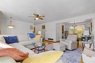 89 Lilmont Dr, Pittsburgh, PA 15218 - Photo 6