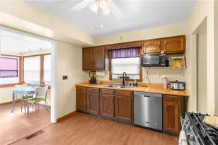 1096 Park St, Sharon, PA 16146 - Photo 10