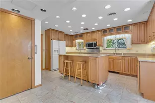 134 Allan Dr, Brighton Township, PA 15009 - Photo 4