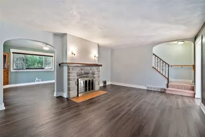 148 Longvue Dr, Ross Twp, PA 15237 - Photo 6