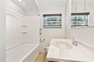 148 Longvue Dr, Ross Twp, PA 15237 - Photo 22