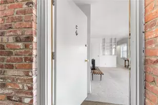 103 Jamestown Dr, Scott Township, PA 15216 - Photo 4