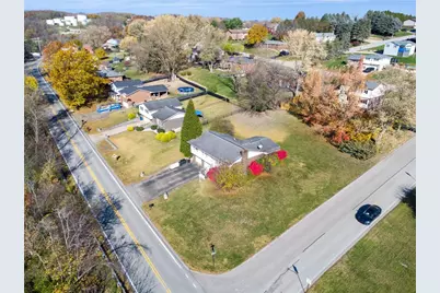 31 Willow Crossing Rd, Hempfield Township, PA 15601 - Photo 2